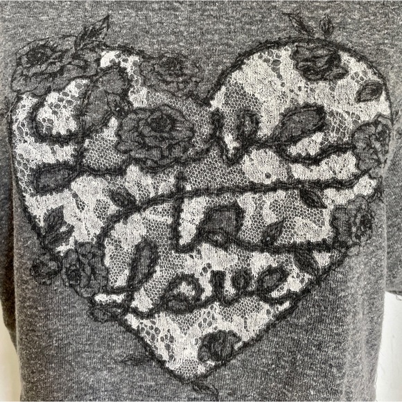 Cozy Slouchy LOVE to LOVE Appliqué LACE Heart Motif TOP Size Medium - Picture 5 of 14